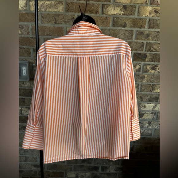 COS
Wide-Sleeve Cropped Shirt Size US 10 - Picture 5 of 10